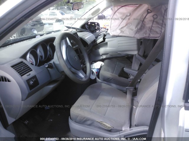 2D4RN4DE4AR101672 - 2010 DODGE GRAND CARAVAN SE SILVER photo 5