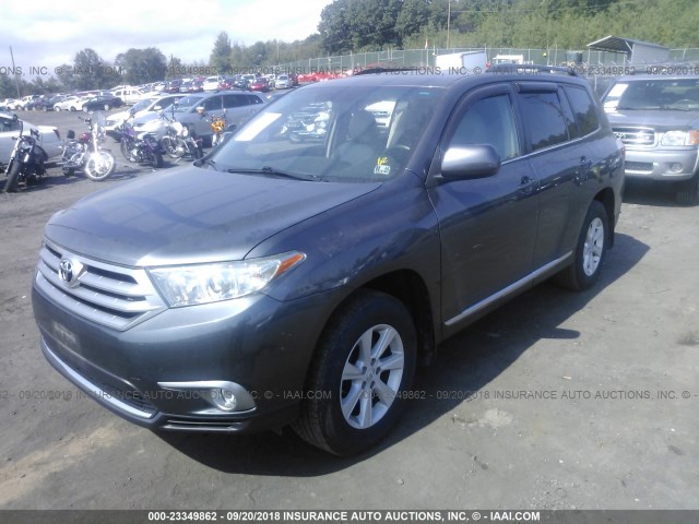 5TDBK3EH1CS138151 - 2012 TOYOTA HIGHLANDER SE GRAY photo 2