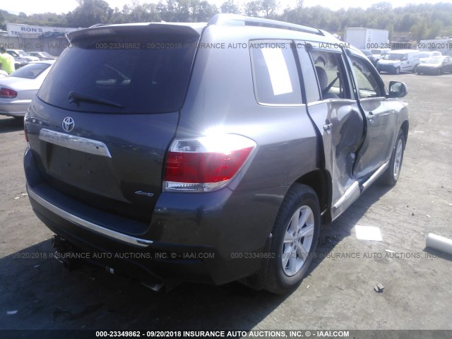 5TDBK3EH1CS138151 - 2012 TOYOTA HIGHLANDER SE GRAY photo 4