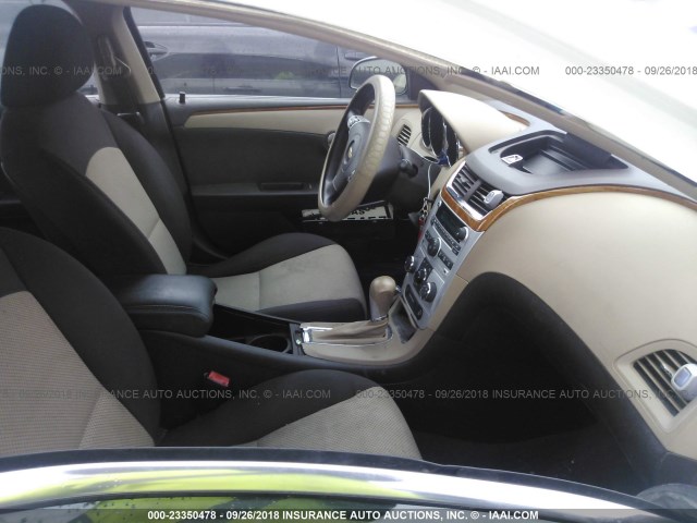 1G1ZC5E01CF319387 - 2012 CHEVROLET MALIBU 1LT WHITE photo 5