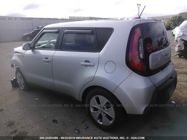 KNDJN2A25G7868806 - 2016 KIA SOUL SILVER photo 3