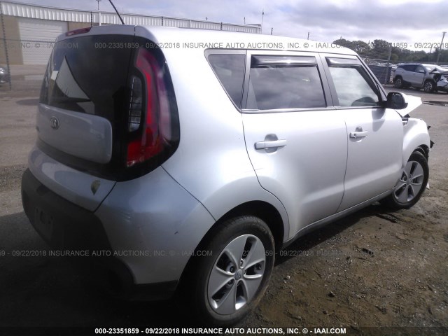 KNDJN2A25G7868806 - 2016 KIA SOUL SILVER photo 4