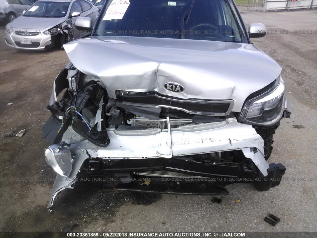 KNDJN2A25G7868806 - 2016 KIA SOUL SILVER photo 6