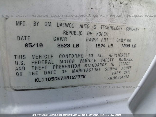 KL1TD5DE7AB127376 - 2010 CHEVROLET AVEO LS/LT WHITE photo 9