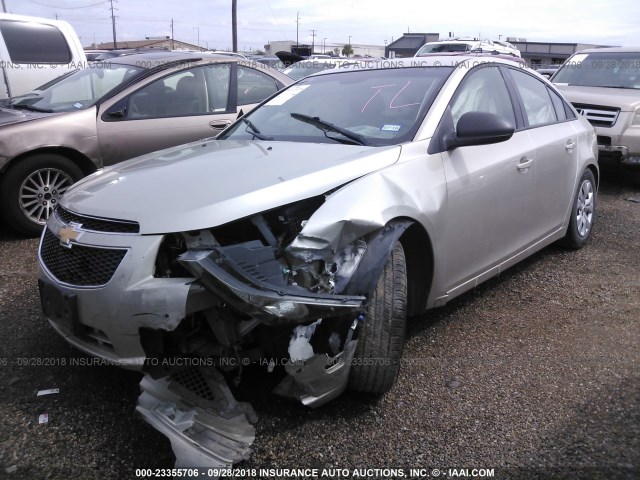 1G1PA5SH1E7106881 - 2014 CHEVROLET CRUZE LS SILVER photo 2