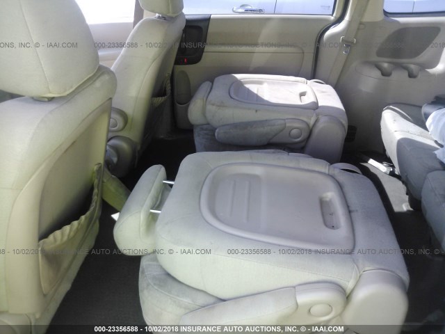 KNDMB133396321936 - 2009 KIA SEDONA BEIGE photo 8