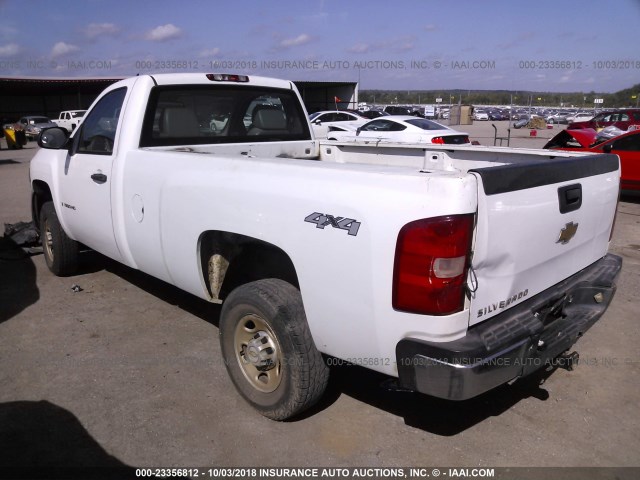 1GCHK24K77E538907 - 2007 CHEVROLET SILVERADO K2500 HEAVY DUTY WHITE photo 3