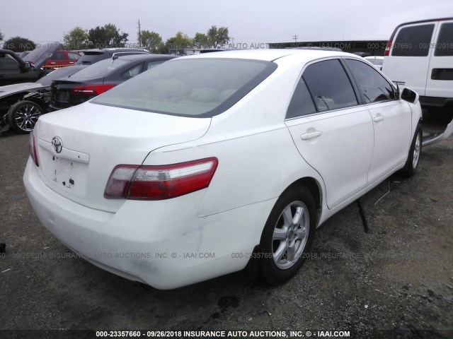 JTNBE46K873004442 - 2007 TOYOTA CAMRY NEW GENERAT CE/LE/XLE/SE WHITE photo 4