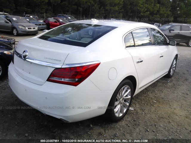 1G4GB5G3XGF100342 - 2016 BUICK LACROSSE WHITE photo 4