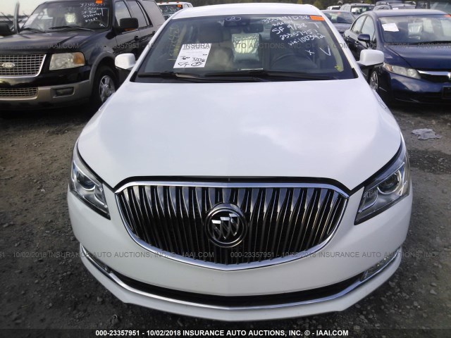 1G4GB5G3XGF100342 - 2016 BUICK LACROSSE WHITE photo 6