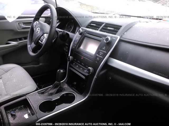 4T1BF1FK2FU940044 - 2015 TOYOTA CAMRY LE/XLE/SE/XSE BLUE photo 5