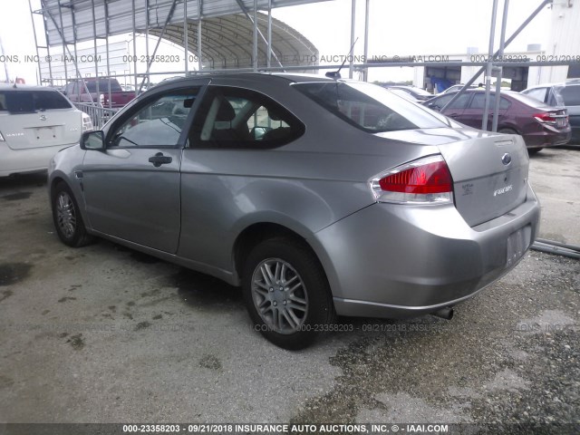 1FAHP33N58W300171 - 2008 FORD FOCUS SE/SEL/SES GRAY photo 3