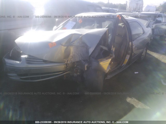 JT2BF28K8X0183319 - 1999 TOYOTA CAMRY LE/XLE BEIGE photo 2