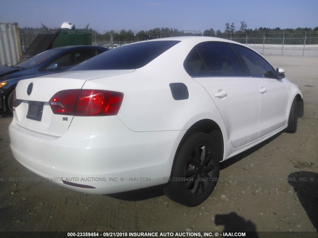 3VWB17AJ6EM380890 - 2014 VOLKSWAGEN JETTA SE WHITE photo 4