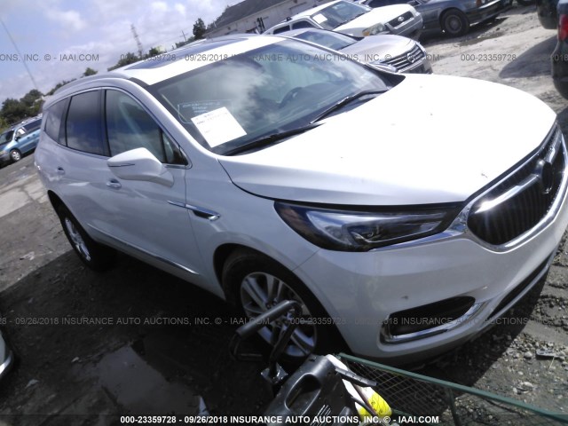 5GAERBKW8JJ282166 - 2018 BUICK ENCLAVE ESSENCE WHITE photo 1