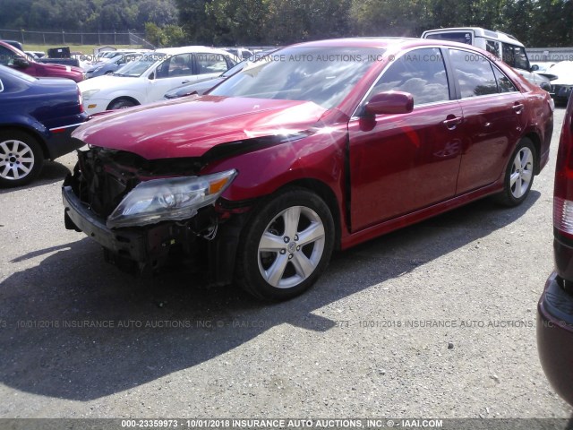 4T1BF3EK0BU178047 - 2011 TOYOTA CAMRY SE/LE/XLE RED photo 2