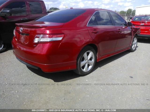 4T1BF3EK0BU178047 - 2011 TOYOTA CAMRY SE/LE/XLE RED photo 4