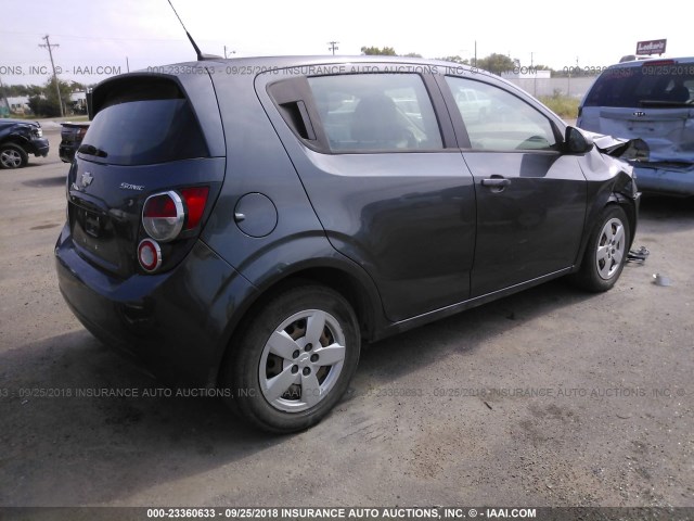 1G1JA6SH3D4229691 - 2013 CHEVROLET SONIC LS 灰色 照片 4