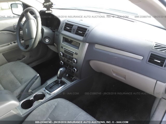 3FAHP0GA5CR272843 - 2012 FORD FUSION S SILVER photo 5