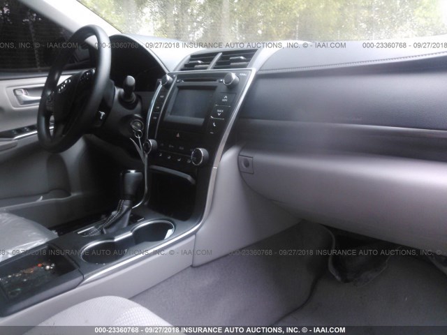 4T1BF1FK3HU419921 - 2017 TOYOTA CAMRY LE/XLE/SE/XSE BLACK photo 5