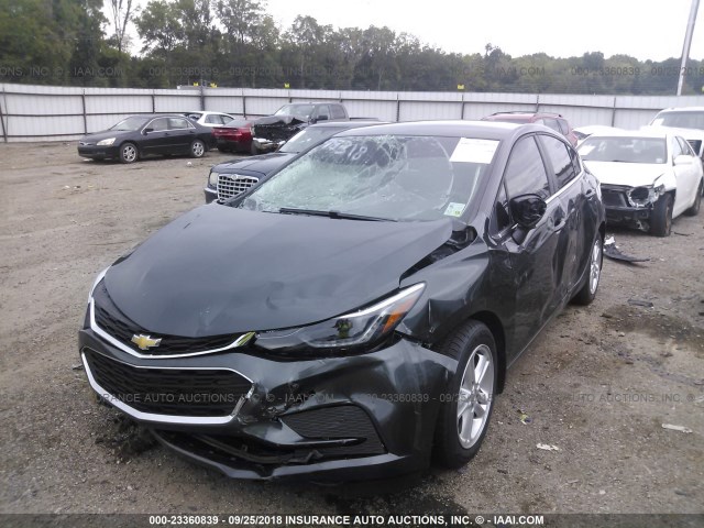 3G1BE6SM4HS548903 - 2017 CHEVROLET CRUZE LT GRAY photo 2