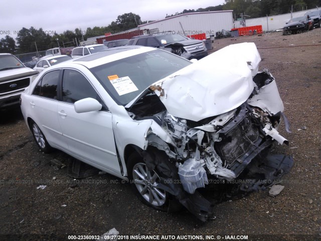 4T4BF3EK0BR105976 - 2011 TOYOTA CAMRY SE/LE/XLE WHITE photo 1