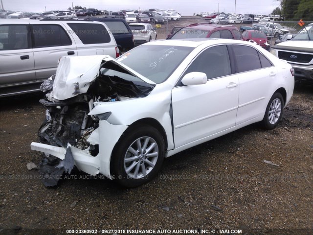 4T4BF3EK0BR105976 - 2011 TOYOTA CAMRY SE/LE/XLE WHITE photo 2