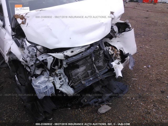 4T4BF3EK0BR105976 - 2011 TOYOTA CAMRY SE/LE/XLE WHITE photo 6