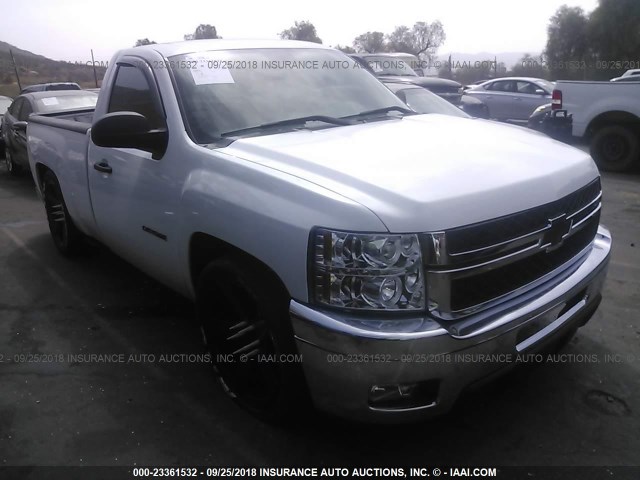 1GCPCPEX5AZ228481 - 2010 CHEVROLET SILVERADO C1500 WHITE photo 1