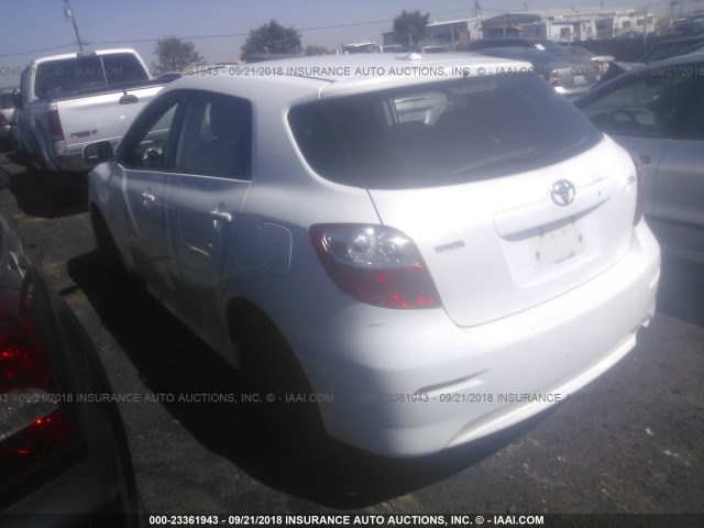 2T1KU4EE6AC278806 - 2010 TOYOTA COROLLA MATRIX  WHITE photo 3