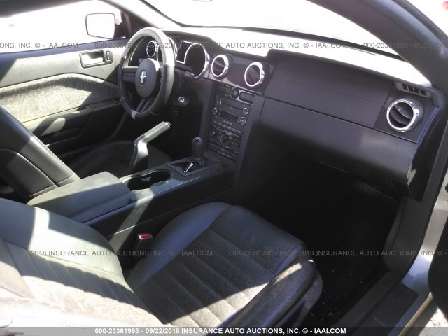 1ZVHT82H095142115 - 2009 FORD MUSTANG GT GRAY photo 5