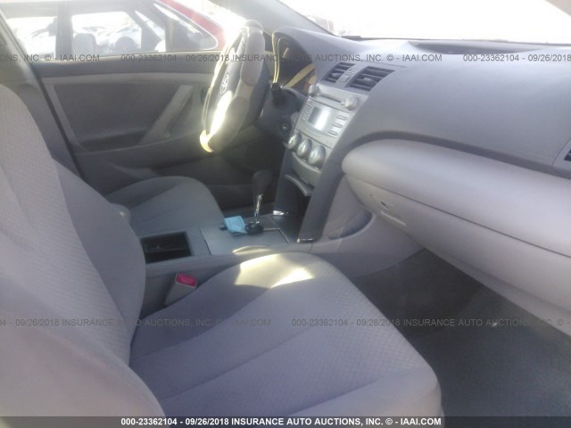 JTNBE46K773083019 - 2007 TOYOTA CAMRY NEW GENERAT CE/LE/XLE/SE SILVER photo 5