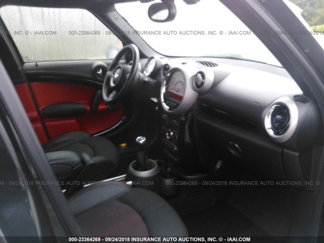 WMWZC3C54BWM25774 - 2011 MINI COOPER S COUNTRYMAN BLACK photo 5