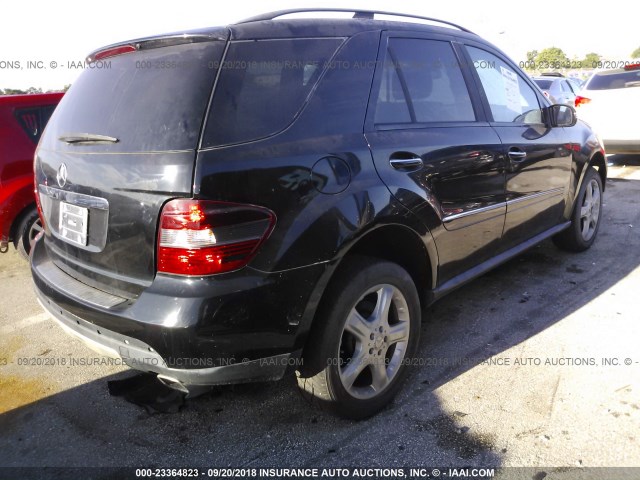 4JGBB86E88A350952 - 2008 MERCEDES-BENZ ML 350 4MATIC BLACK photo 4