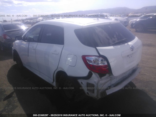 2T1KU40E29C107098 - 2009 TOYOTA COROLLA MATRIX  WHITE photo 3
