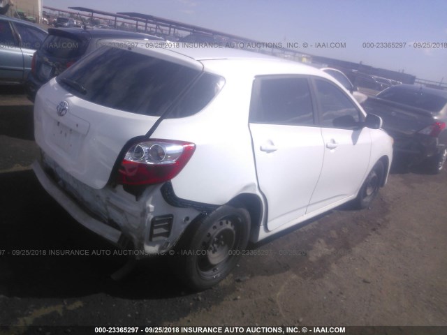 2T1KU40E29C107098 - 2009 TOYOTA COROLLA MATRIX  WHITE photo 4