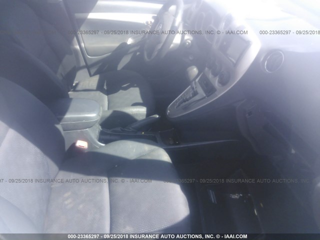 2T1KU40E29C107098 - 2009 TOYOTA COROLLA MATRIX  WHITE photo 5