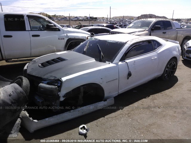 2G1FT1EW2E9298707 - 2014 CHEVROLET CAMARO 2SS WHITE photo 2