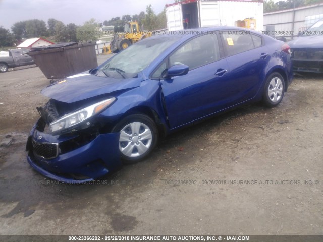 3KPFL4A75JE254168 - 2018 KIA FORTE LX/S BLUE photo 2