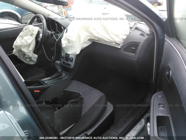 1G1ZH57B19F249544 - 2009 CHEVROLET MALIBU 1LT GREEN photo 5