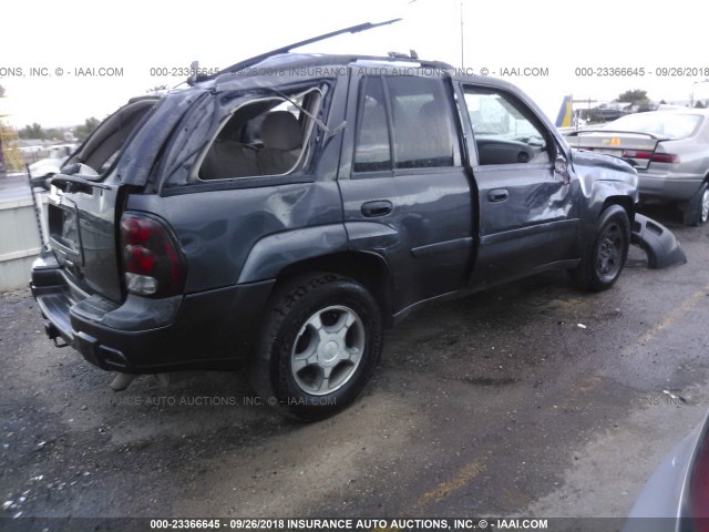 1GNDS13S672133236 - 2007 CHEVROLET TRAILBLAZER LS/LT GRAY photo 4