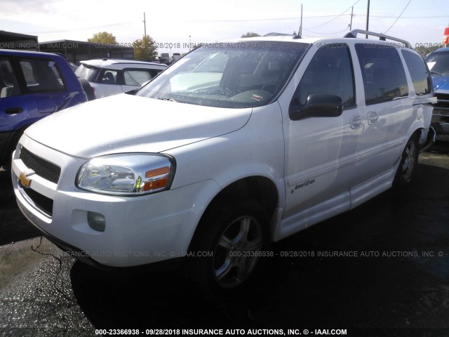 1GBDV13LX6D132333 - 2006 CHEVROLET UPLANDER INCOMPLETE WHITE photo 2