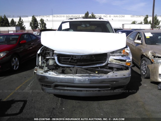 1GKEC16Z45J166651 - 2005 GMC YUKON XL C1500 WHITE photo 6