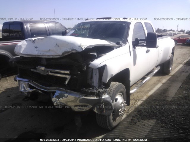 1GC4KZC89CF157996 - 2012 CHEVROLET SILVERADO K3500 WHITE photo 2