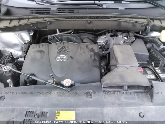 5TDZZRFH1JS239229 - 2018 TOYOTA HIGHLANDER LE/LE PLUS SILVER photo 10