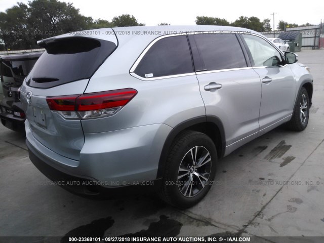 5TDZZRFH1JS239229 - 2018 TOYOTA HIGHLANDER LE/LE PLUS SILVER photo 4