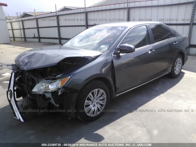 4T1BF1FK2CU055967 - 2012 TOYOTA CAMRY SE/LE/XLE 灰色 照片 2