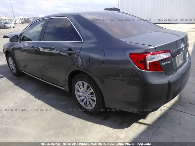 4T1BF1FK2CU055967 - 2012 TOYOTA CAMRY SE/LE/XLE 灰色 照片 3