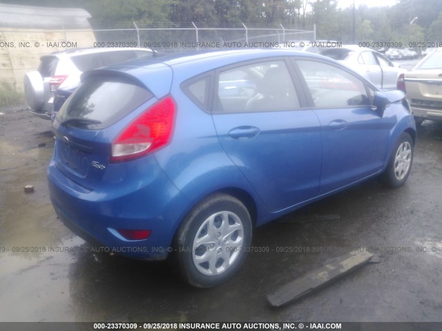 3FADP4EJXBM153805 - 2011 FORD FIESTA SE BLUE photo 4