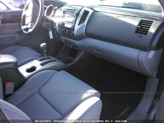 3TMLU4EN4DM121033 - 2013 TOYOTA TACOMA DOUBLE CAB 灰色 照片 5